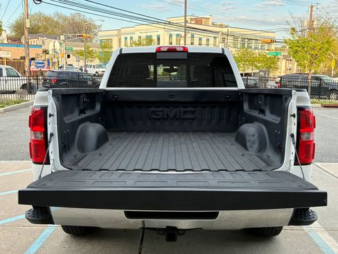 Used 2018 GMC Sierra 1500 SLE w/ SLE Value Package AWD/4WD image 28