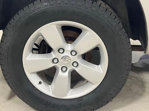 Used 2017 RAM 1500 Classic SLT AWD/4WD image 13