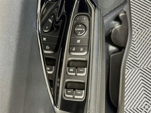Used 2020 Kia Niro LXS FWD image 18