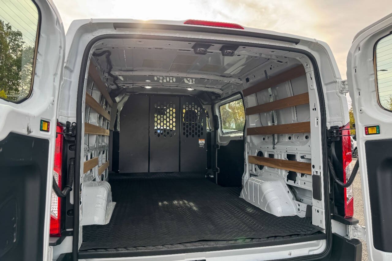 Used 2025 Ford Transit 250 Low Roof RWD image 15