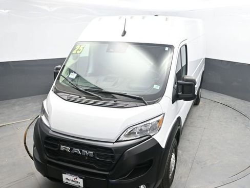Used 2025 RAM ProMaster 2500 w/ Convenience Group image 23