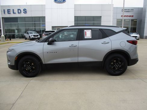 Used 2024 Chevrolet Blazer LT w/ Convenience Package image 3