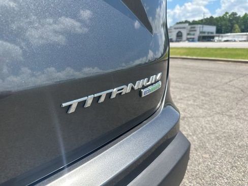 Used 2019 Ford Edge Titanium w/ Equipment Group 301A FWD image 7