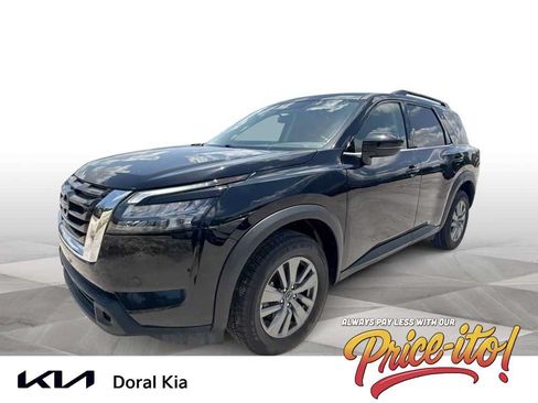 Used 2025 Nissan Pathfinder SV AWD/4WD image 1