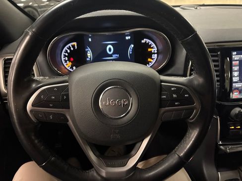 Used 2019 Jeep Grand Cherokee Limited w/ Luxury Group II AWD/4WD image 13