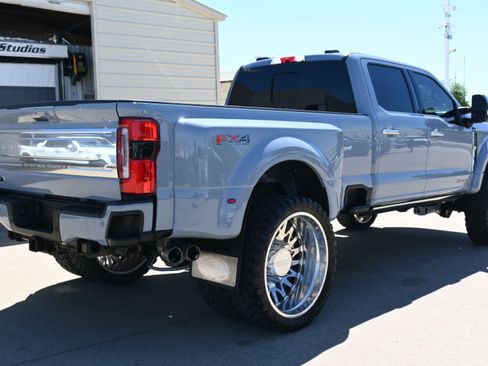 Used 2025 Ford F450 Platinum w/ Platinum Plus Package AWD/4WD image 7