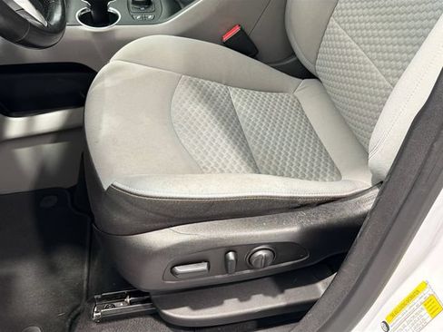 Used 2018 GMC Terrain SLE w/ Driver Convenience Package FWD image 17