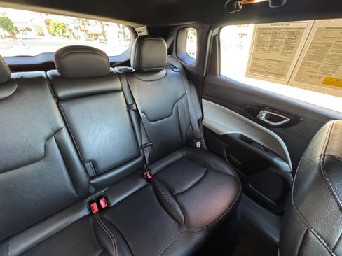 Used 2025 Jeep Compass Limited AWD/4WD image 33