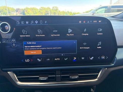Used 2024 Chevrolet Equinox EV LT AWD/4WD image 25
