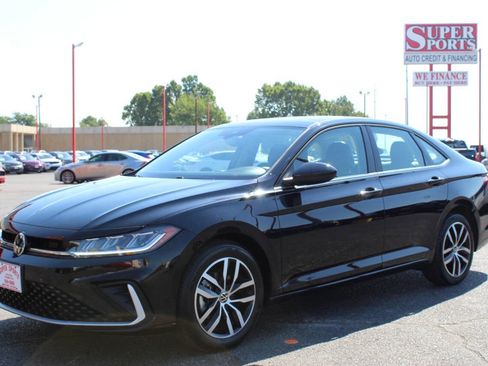 Used 2025 Volkswagen Jetta SE image 7