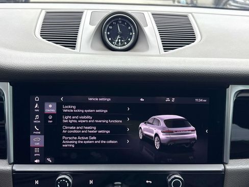 Used 2022 Porsche Macan image 29