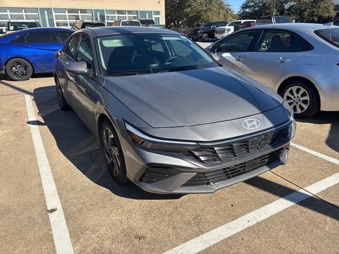 Certified 2024 Hyundai Elantra Limited image 5