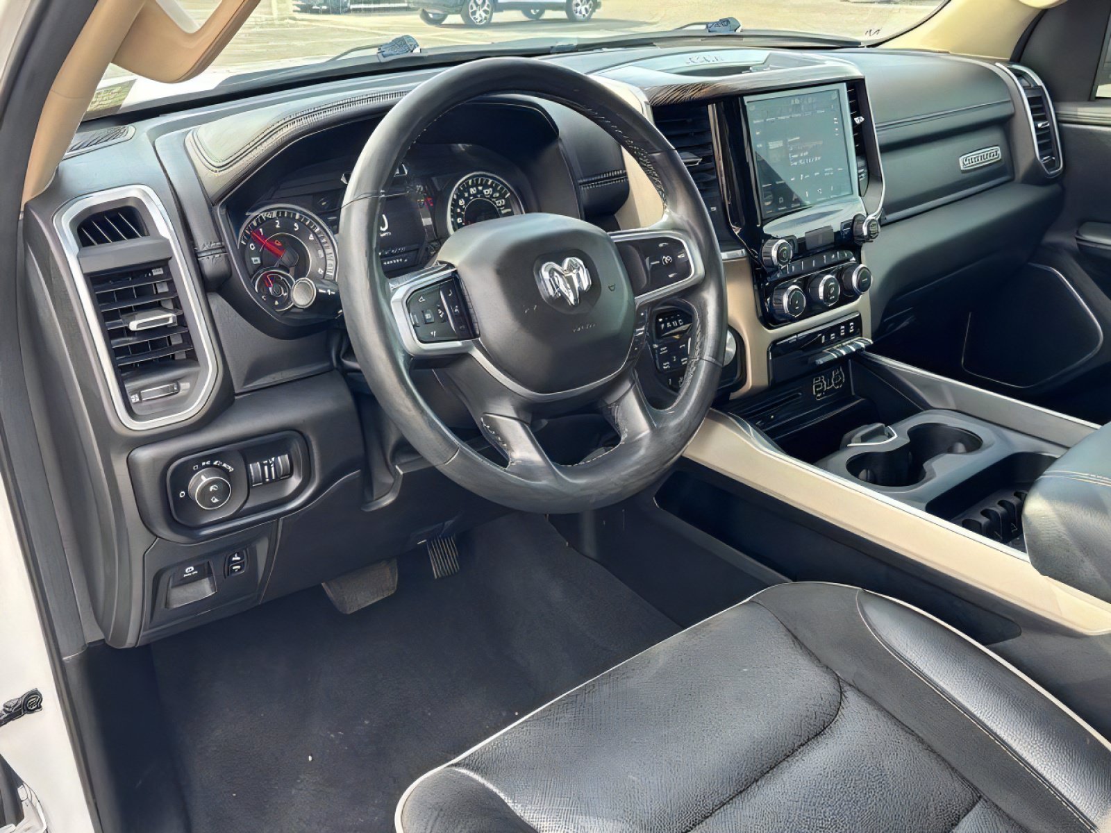 Used 2019 RAM 1500 Laramie AWD/4WD image 21