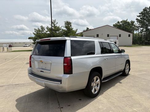 Used 2020 Chevrolet Suburban Premier AWD/4WD image 29