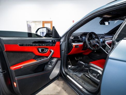Used 2020 Lamborghini Urus image 41