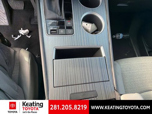 Certified 2025 Toyota Sienna LE FWD image 21