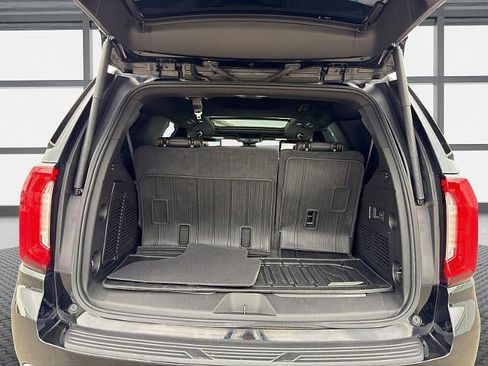Used 2024 GMC Yukon AT4 w/ AT4 Premium Package AWD/4WD image 42