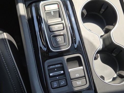 Certified 2024 Honda Pilot Elite image 38
