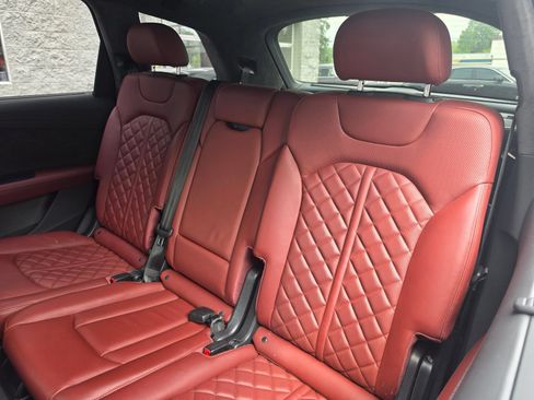 Used 2022 Audi SQ7 Prestige AWD/4WD image 11