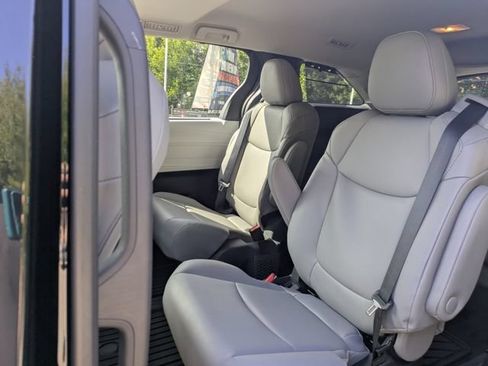 New 2026 Toyota Sienna XLE AWD/4WD image 15