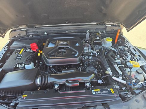 Used 2022 Jeep Wrangler Unlimited Rubicon 4xe w/ Steel Bumper Group image 31