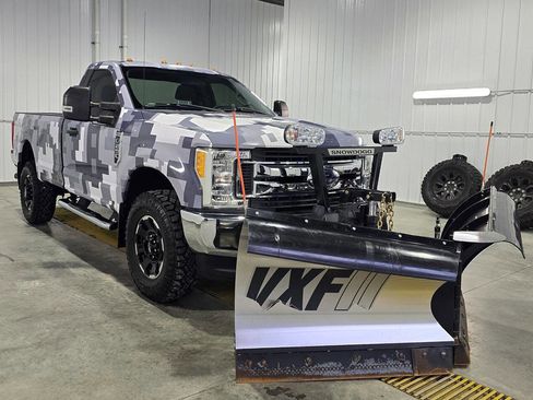 Used 2017 Ford F250 XL w/ STX Appearance Package image 4