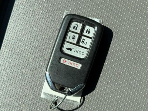 Used 2015 Honda Odyssey Touring image 23