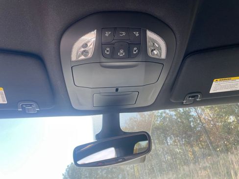 New 2026 Chrysler Pacifica Select FWD image 19