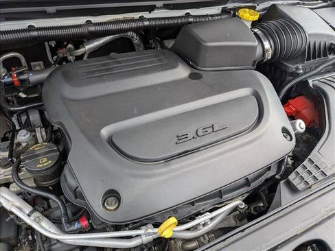 Used 2022 Chrysler Pacifica Limited image 25