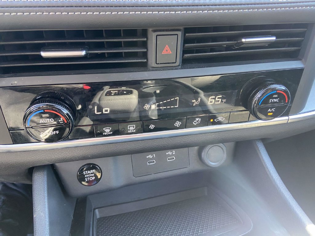 Used 2025 Nissan Rogue SV AWD/4WD image 20