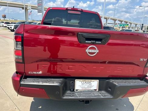 Used 2024 Nissan Frontier SV w/ SV Convenience Package RWD image 8