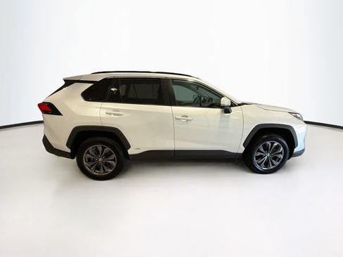 Used 2023 Toyota RAV4 XLE Premium AWD/4WD image 7