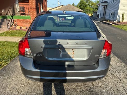 Used 2009 Volvo S40 2.4i FWD image 9
