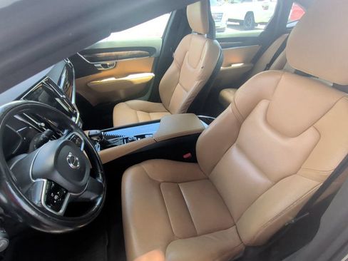 Used 2018 Volvo S90 T5 Momentum w/ Convenience Package FWD image 14