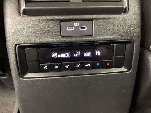 Used 2024 MAZDA CX-90 Plug-In Hybrid w/ Premium Pkg image 27