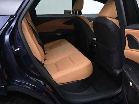 New 2026 Lexus RX 350 w/ Convenience Package AWD/4WD image 10