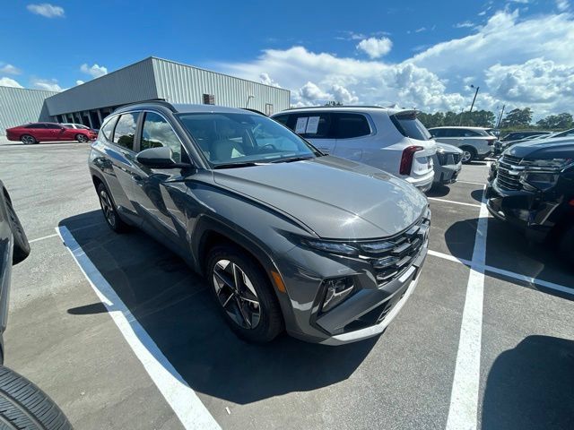 Used 2025 Hyundai Tucson SEL FWD image 1