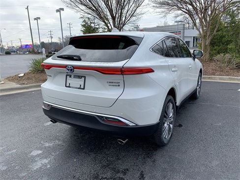 Used 2022 Toyota Venza Limited image 8