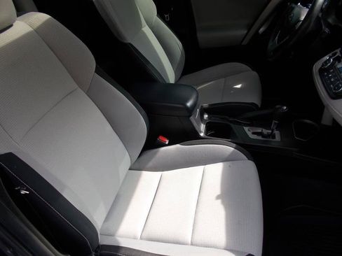 Used 2017 Toyota RAV4 XLE AWD/4WD image 20