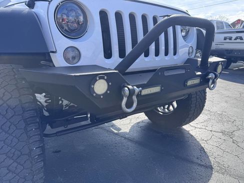 Used 2016 Jeep Wrangler Unlimited Sport w/ Connectivity Group image 10