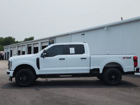 Used 2024 Ford F250 XL w/ STX Appearance Package AWD/4WD image 2