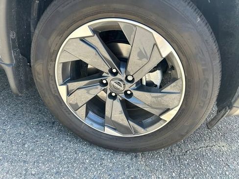 Certified 2026 Nissan Rogue SV FWD image 2