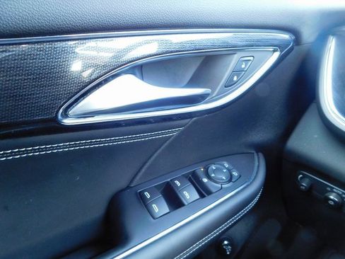 Used 2023 Buick Envision Preferred image 24