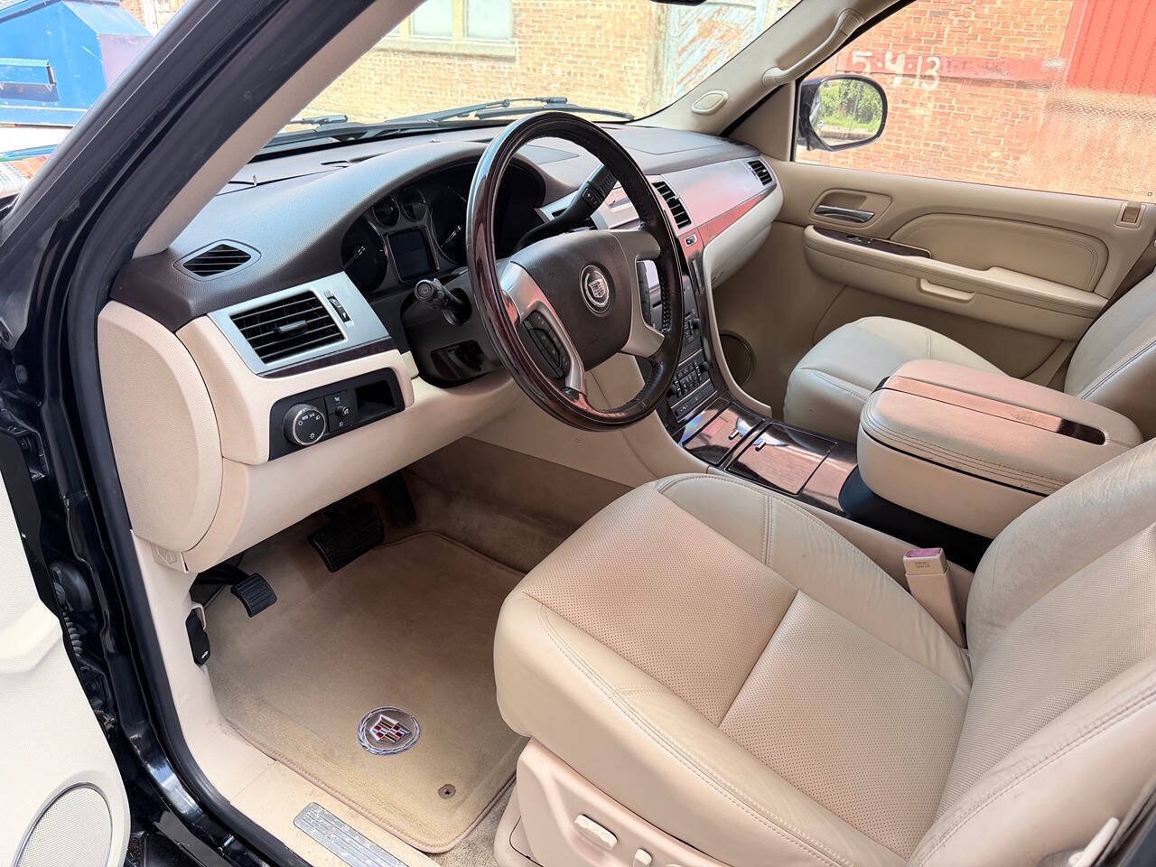 Used 2007 Cadillac Escalade AWD w/ Information Package image 11