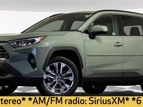 Used 2021 Toyota RAV4 XLE Premium image 2