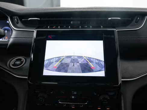 Used 2022 Jeep Grand Cherokee L Limited image 39