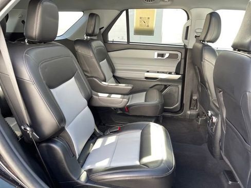 Used 2023 Ford Explorer XLT w/ Equipment Group 202A AWD/4WD image 33