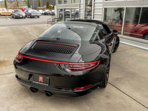 Used 2018 Porsche 911 Targa 4S image 6