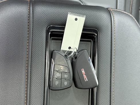 Used 2022 GMC Sierra 1500 AT4 image 43