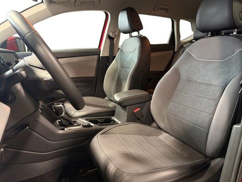 Used 2023 Volkswagen Taos SE w/ Black Wheel Package image 11